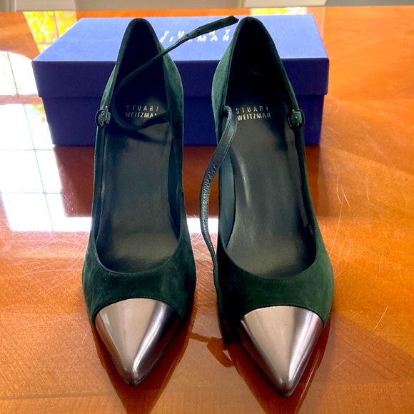 Brand new Stuart Weitzman Forest green capsize Mary Jane pumps